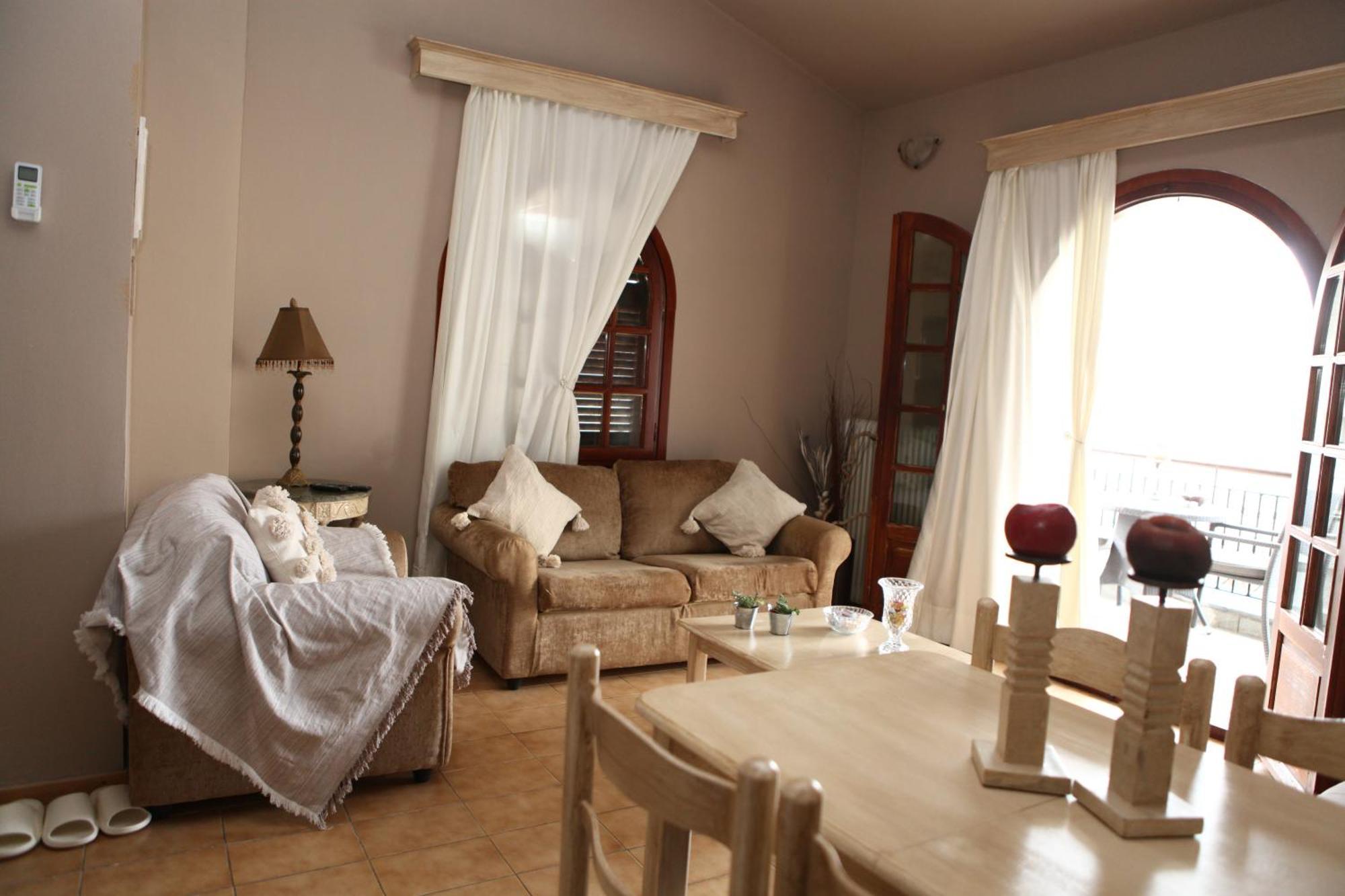 Apartment Romilias